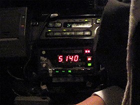 終電逃した女の子にタクシー代お支払するので、「家、ついて行ってもイイですか??」とお願いしたら、 サンプル動画サムネイル